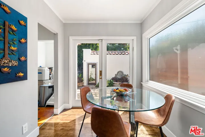 516 N Mansfield Avenue, Los Angeles, California 90036