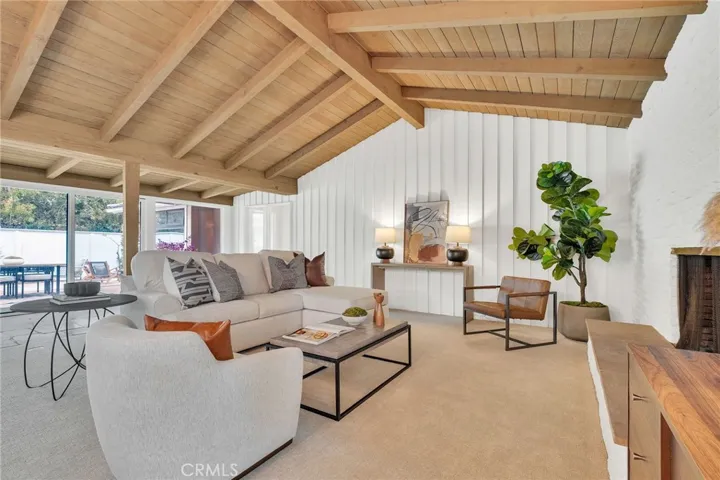 Midcentury meets California ranch