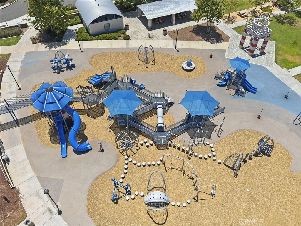 aerial view of "Veteran's park"