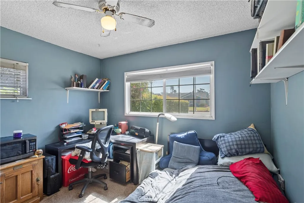 2 BEDROOM