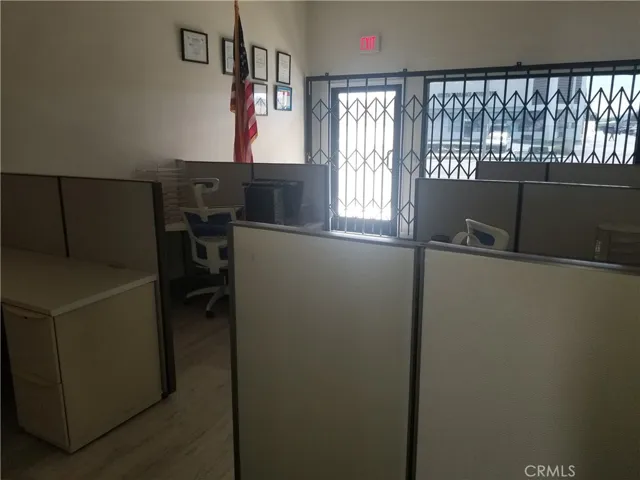THIS UNIT IS FURNISHED