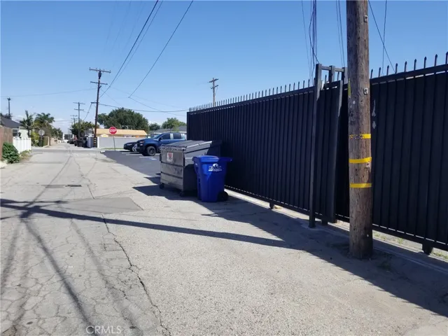 REAR GATE
