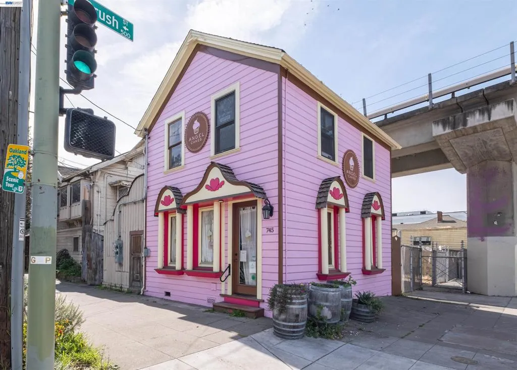 745 5th St