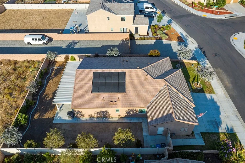 Spacious Yard