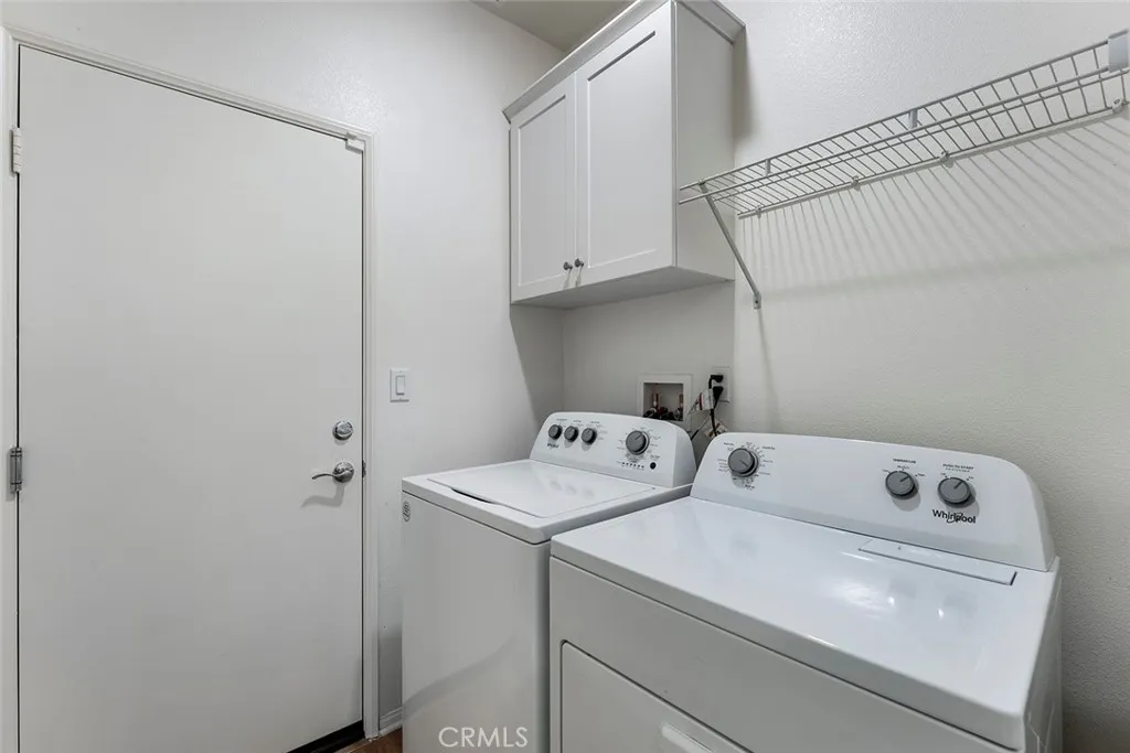 Washer & Dryer Stay plus in-door laundry!