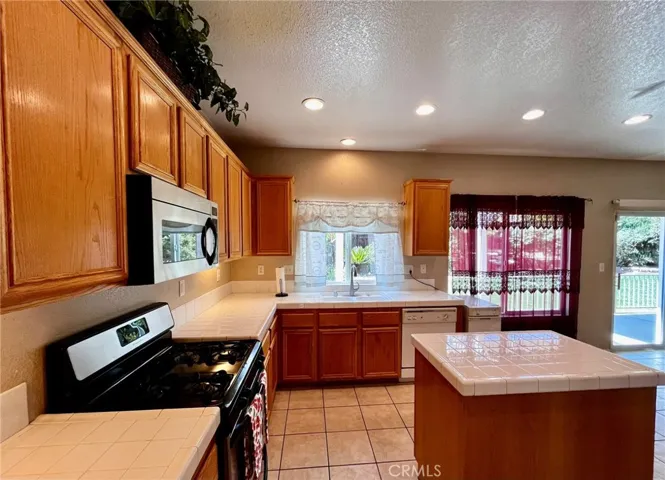 12431 Blazing Star Lane, Victorville, California 92392