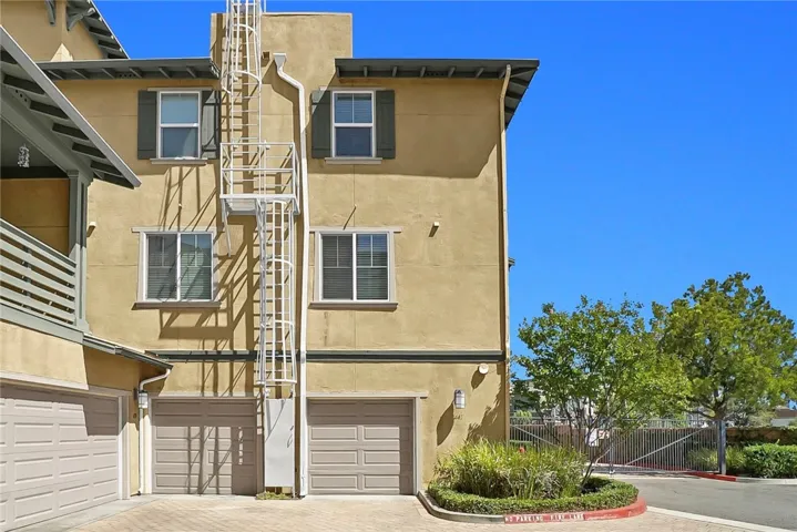 441 S Glendora Avenue, Glendora, California 91741