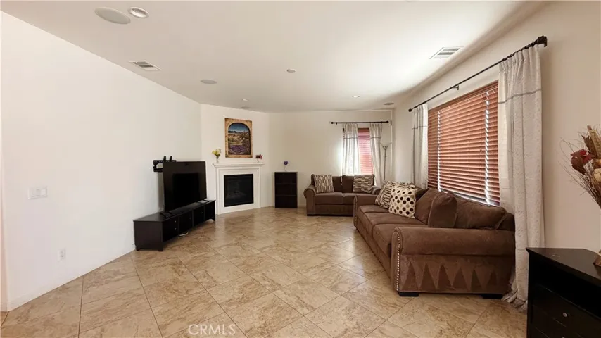 7143 Leighton Drive, Eastvale, California 92880