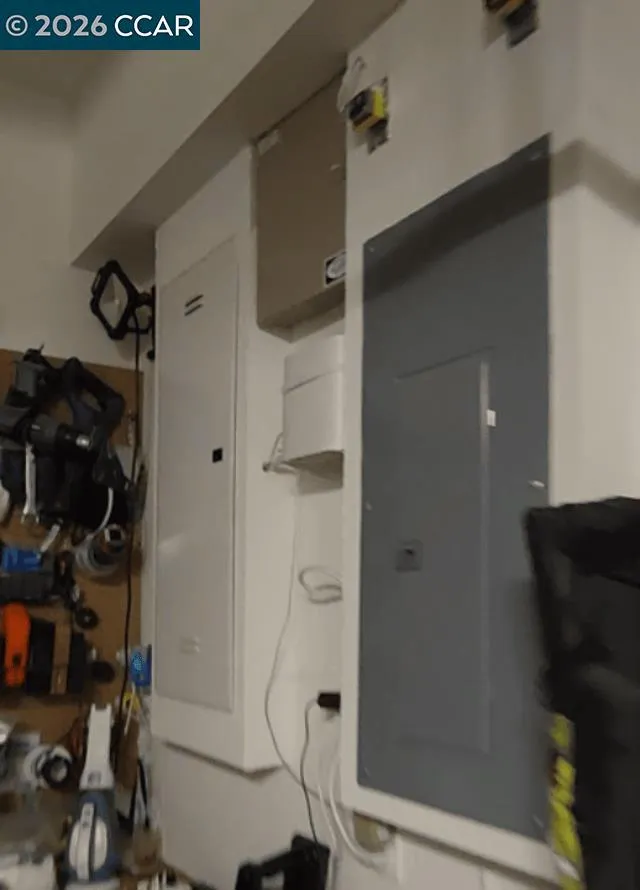 Features - Electrical Panel/Alarm System/Structured Wiring