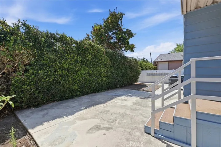 Privacy Hedge
