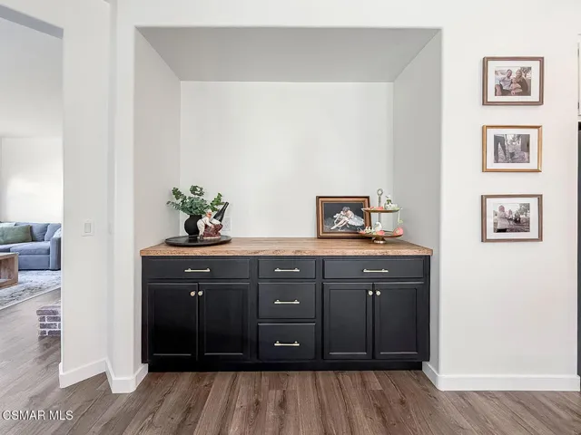 dKitchen and Dining10