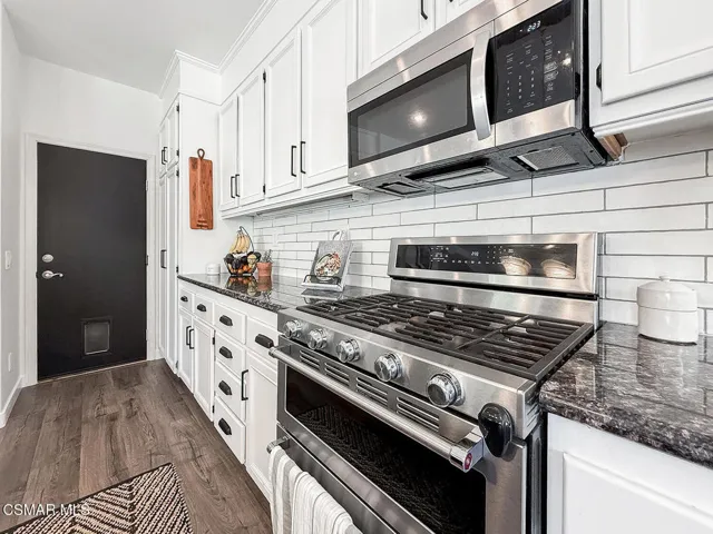 dKitchen and Dining7