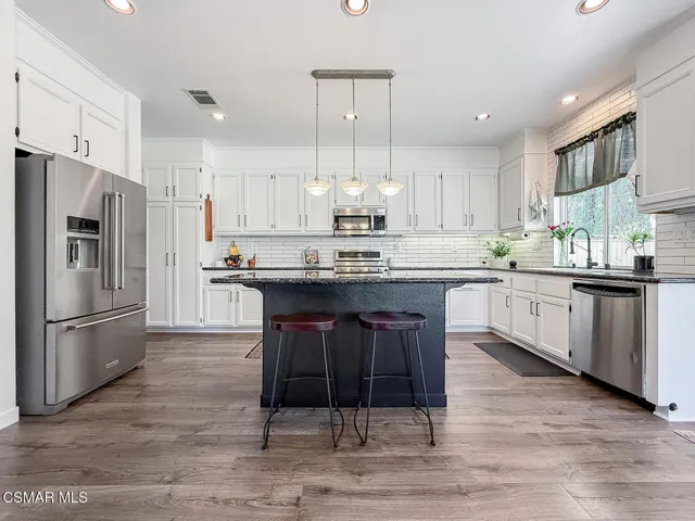 dKitchen and Dining4