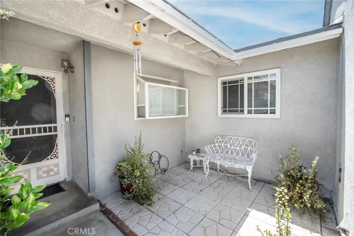 22522 Festividad Drive, Saugus, California 91350