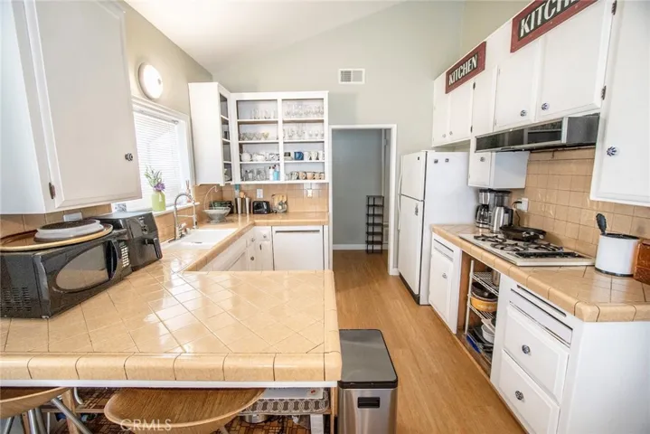 22522 Festividad Drive, Saugus, California 91350