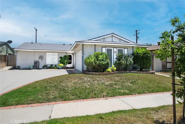 22522 Festividad Drive, Saugus, California 91350