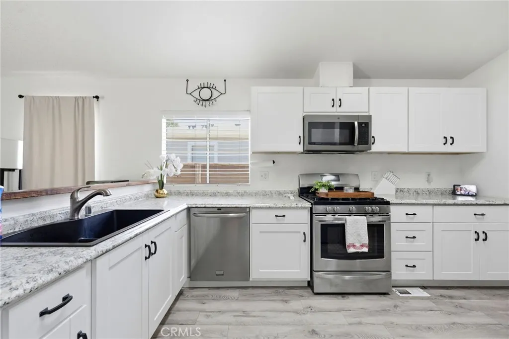 20067 Canyon View Drive, Canyon Country, California 91351 — photo 4