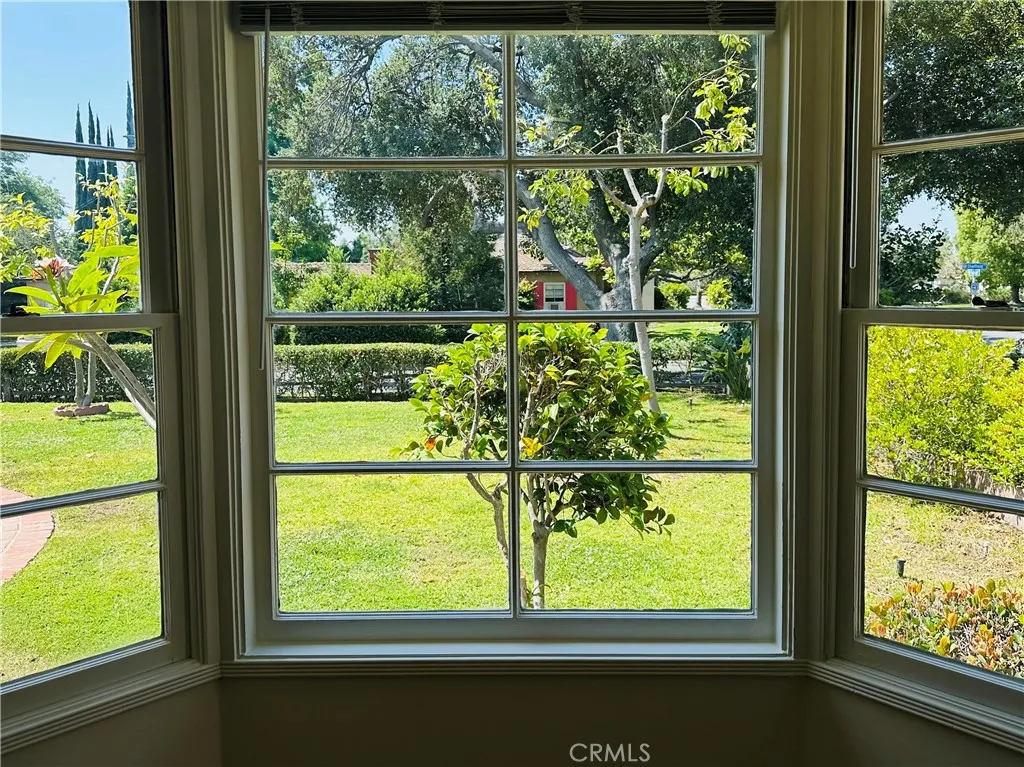 view of front yard