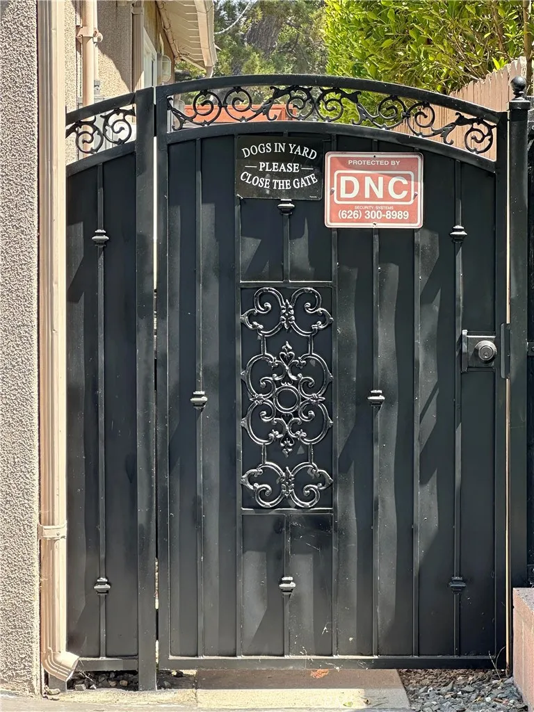 side security gate