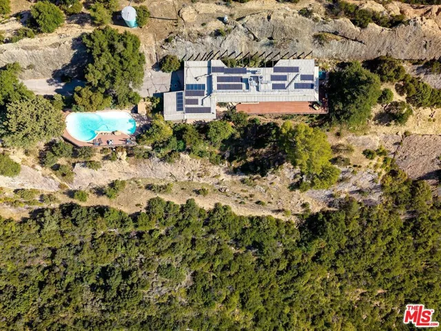 965 Stunt Road, Calabasas, California 91302