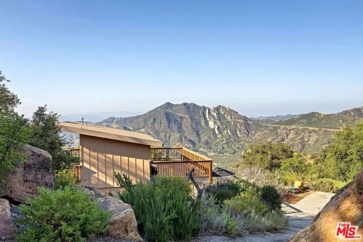 965 Stunt Road, Calabasas, California 91302