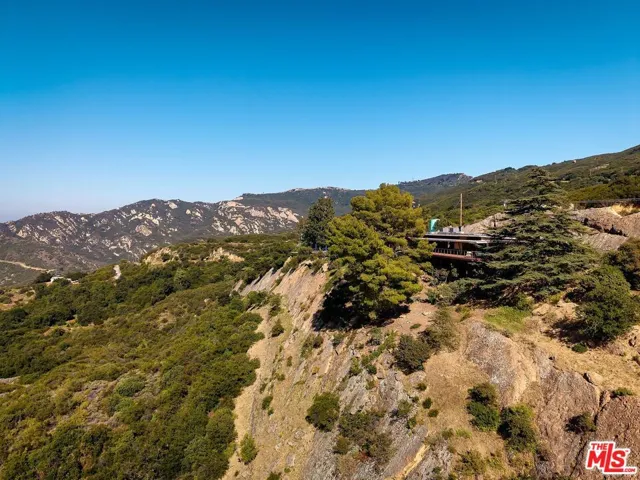 965 Stunt Road, Calabasas, California 91302