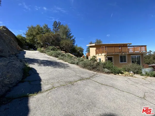 965 Stunt Road, Calabasas, California 91302