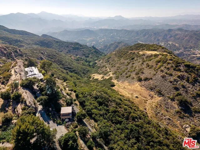 965 Stunt Road, Calabasas, California 91302
