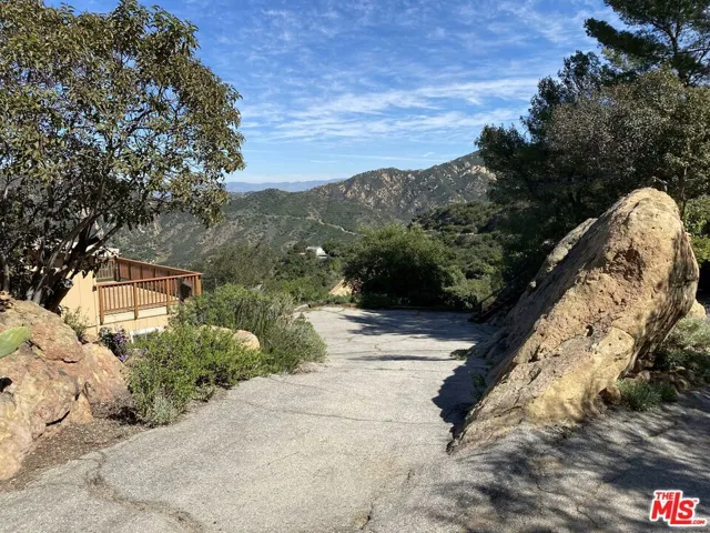 965 Stunt Road, Calabasas, California 91302
