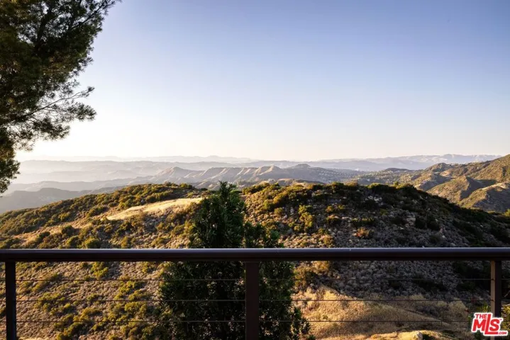965 Stunt Road, Calabasas, California 91302