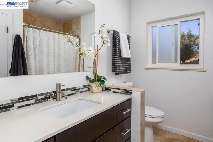 3354 D St, Hayward, California 94541