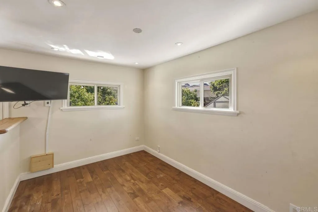 Studio/Study/Office