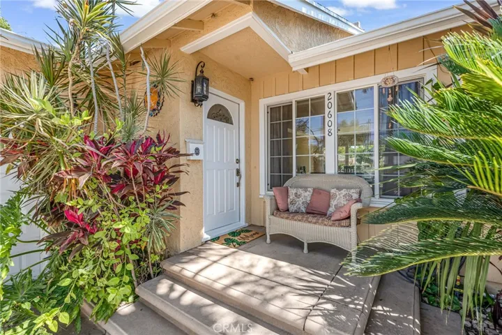 20608 Valerio, Winnetka, California 91306