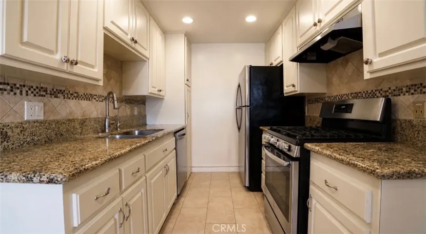 601 E Orange Grove 103, Burbank, California 91501