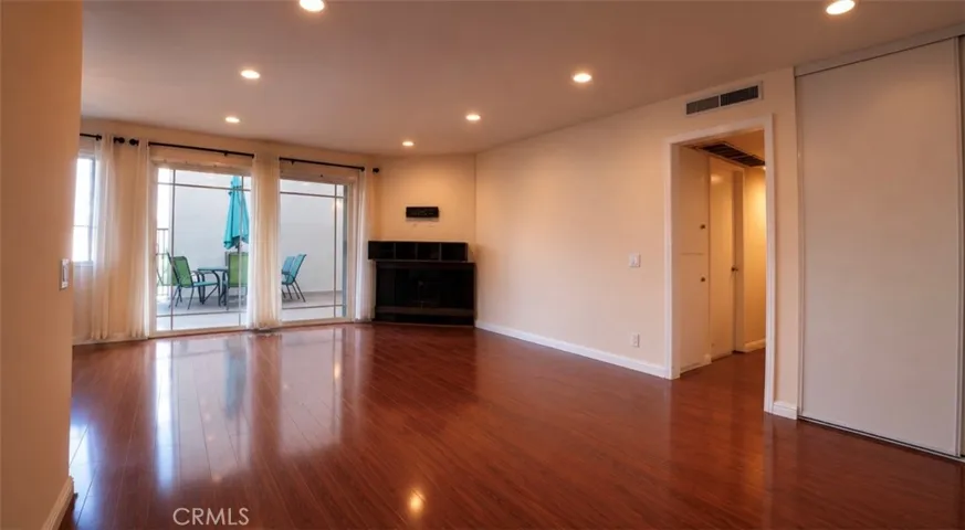 601 E Orange Grove 103, Burbank, California 91501