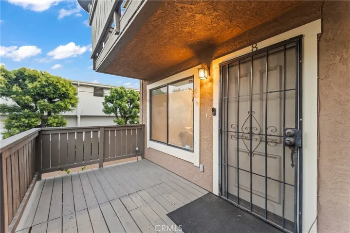 Large deck and locking screen door for summer breezes.