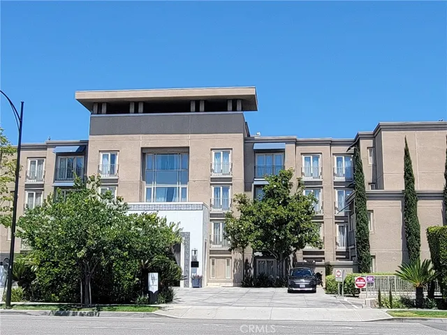 Boutique Hotel 1 block away