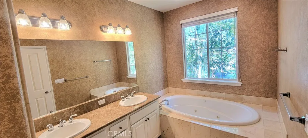 4110 W Kling, Burbank, California 91505