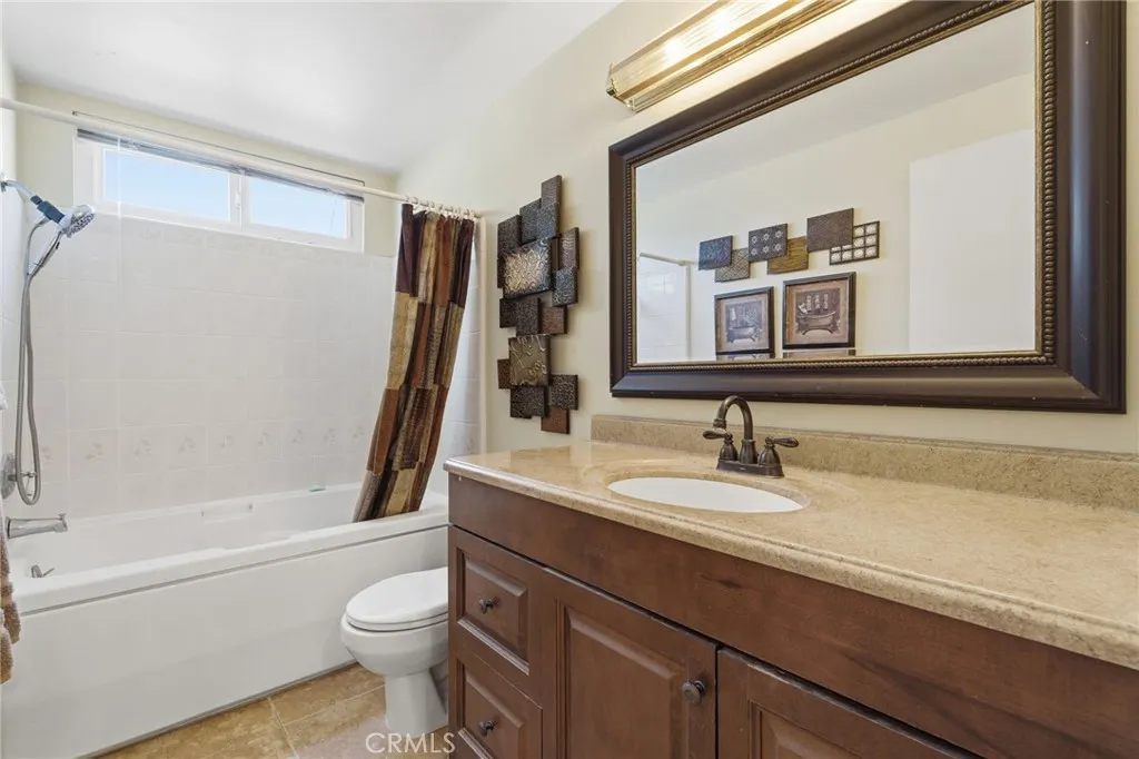 Guest Restroom (1st Floor)
