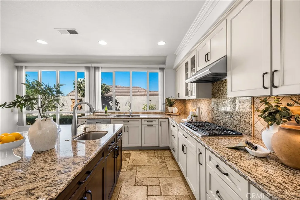 Large center island with sink