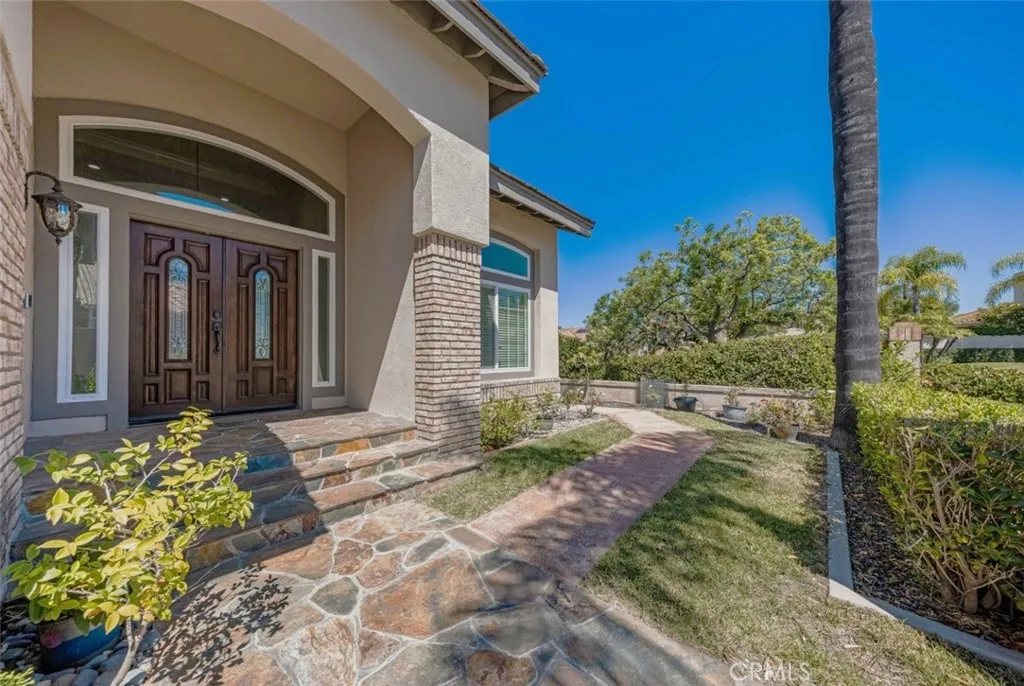 Elegant double door entry
