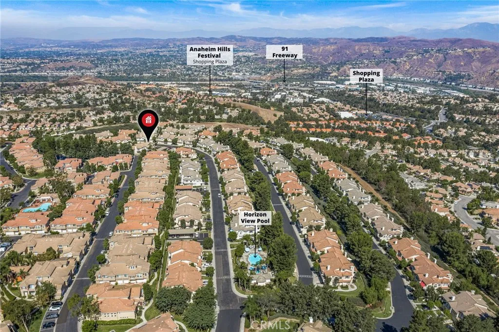 Close proximity to shopping and close access to 91 Fwy