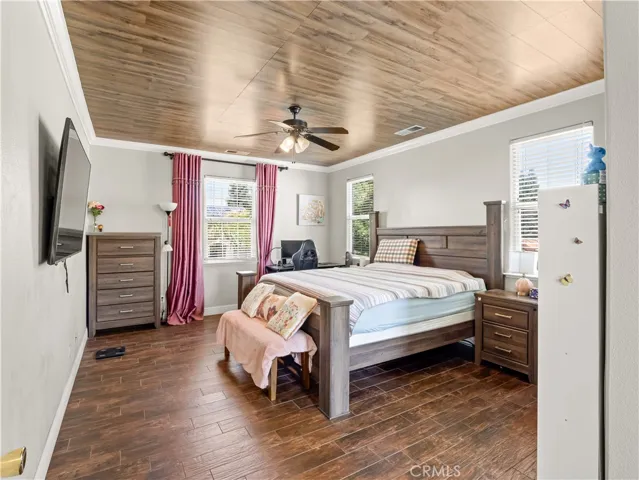 2686 Robinwood, Clovis, California 93611
