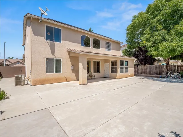 2686 Robinwood, Clovis, California 93611