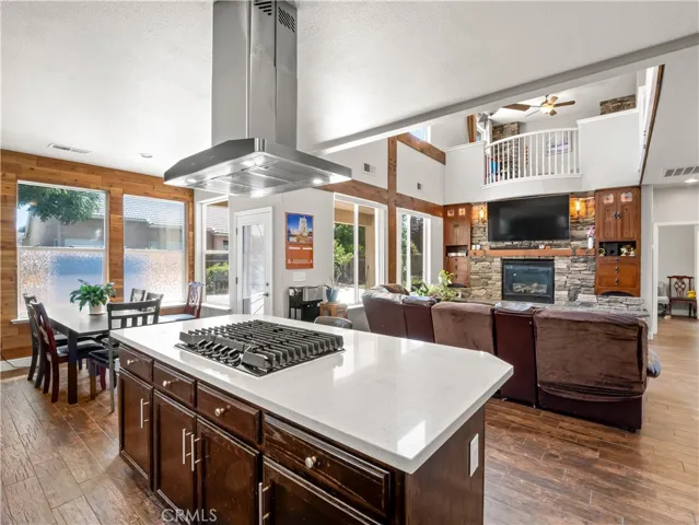 2686 Robinwood, Clovis, California 93611