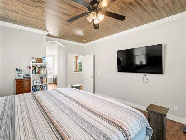 2686 Robinwood, Clovis, California 93611