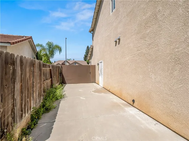 2686 Robinwood, Clovis, California 93611