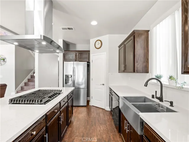 2686 Robinwood, Clovis, California 93611
