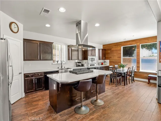 2686 Robinwood, Clovis, California 93611