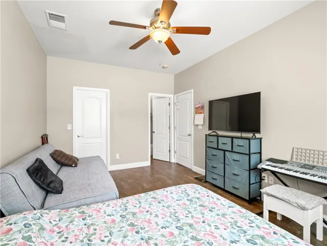 2686 Robinwood, Clovis, California 93611